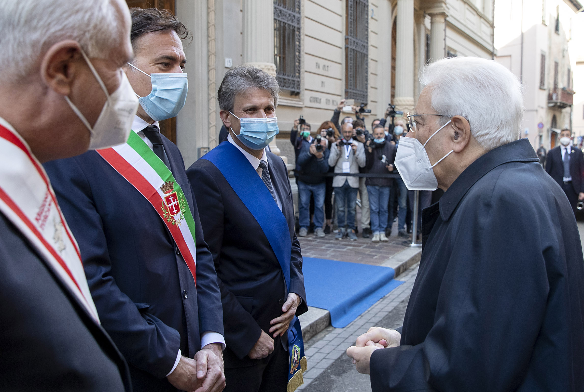 Il Presidente della Repubblica Sergio Mattarella accolto dal Presidente della Regione Toscana Eugenio Giani, dal Sindaco di Pisa Michele Conti e dal Presiedente della Provincia di Pisa Massimiliano Angori, in occasione dell'inaugurazione dell'Anno Accademico