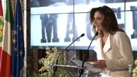 Il "Canto dei disoccupati" letto da Lina Sastri