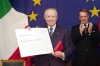 Il Presidente Ciampi con il Presidente della Confederazione Elvetica Ogi dopo aver ricevuto la Medaglia d'Oro della Fondazione Jean Monnet pour l'Europe.