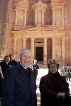 Il Presidente Ciampi con la moglie Franca visita la città di Petra.