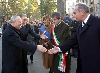 Il Presidente Ciampi al suo arrivo in piazza Vittorio Emanuele II viene accolto dal Presidente della Regione, dal Sindaco e dal Presidente della Provincia.