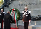 Il Presidente Ciampi rende omaggio al Monumento a Vittorio Emanuele II.