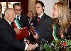 Il Presidente Ciampi con a fianco il Sindaco della città Sandro Nicola D'Alessandro, saluta due giovani Amministratori, Raffaele Folato e Melania Petriello, al suo arrivo al Teatro Comunale.