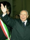 Il Presidente Ciampi al suo arrivo in citt&#224;