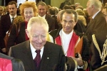Il Presidente Ciampi con il Ministro della Pubblica Istruzione Dott.ssa Letizia Moratti e il Rettore dell'Ateneo Prof. Piero Tosi all'arrivo all'Universit&#224; degli Studi di Siena