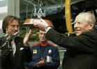 Il Presidente Ciampi insieme al Presidente del Gruppo Ferrari-Maserati Luca Cordero di Montezemolo, durante la visita allo stabilimento della Maserati.