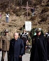 Il Presidente Ciampi, accompagnato dal Consigliere Militare Sergio Biraghi, al Sacrario di Benedicta, dopo aver reso omaggio alle vittime dei nazifascisti.