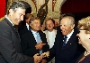 Il Presidente Ciampi con la moglie Franca, si intrattiene con i Campioni del ciclismo e motociclismo Felice Gimondi e Giacomo Agostini, all'uscita del Teatro Donizetti.