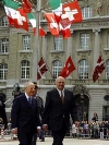 Il Presidente Ciampi con il Presidente della Confederazione Elvetica Pascal Couchepin al suo arrivo in Piazza Federale.