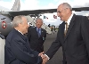 Il Presidente Ciampi al suo arrivo in aeroporto viene accolto dal Presidente della Confederazione Elvetica Pascal Couchepin.