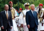 Il Presidente Ciampi ed il Presidente della Repubblica Ellenica Constantinos Stephanopoulos durante la cerimonia di benvenuto.