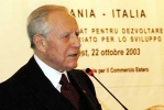 Il Presidente Ciampi durante il suo intervento al Forum economico italo-rumeno