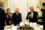 Il Presidente  Ciampi con il Presidente della Repubblica di Romania Ion Iliescu durante il brindisi del Pranzo di Stato a Palazzo Cotroceni