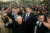 Il Presidente Ciampi tra la sua gente, durante la visita alla Terrazza Mascagni.