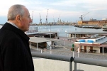 Il Presidente Ciampi sulla Terrazza del cantiere dell'Acquario, durante la visita alla Terrazza Mascagni.