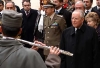 Il Presidente Ciampi con la moglie Franca durante la visita alla Brigata Sassari.