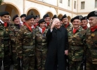 Il Presidente Ciampi con i militari della Brigata Sassari alla Caserma &quot;La Marmora&quot;.