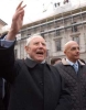 Il Presidente Ciampi, con a fianco il Sindaco di Milano Gabriele Albertini, al termine della visita  al ricostruendo teatro della Scala.