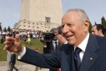 Il Presidente Ciampi davanti al Sacrario Militare del Montello