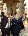 Il Presidente Ciampi con la moglie Franca durante la visita al Minareto di Qutub