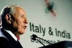 Il Presidente Ciampi durante il suo intervento, al seminario imprenditoriale di Confindustria e ICE &quot;Italy and India Business Forum&quot;