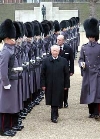 Il Presidente Ciampi, accompagnato da S.A.R. il Principe Filippo, Duca di Edimburgo, durante la cerimonia di benvenuto