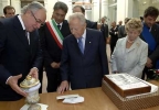 Il Presidente Ciampi con la moglie Franca durante la visita nella citt&#224; abruzzese con il Presidente della Regione Ottaviano Del Turco, il Sindaco Giovanni Chiodi ed il Presidente della Provincia Ernino D'Agostino.