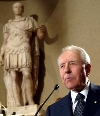 Il Presidente Ciampi durante il suo intervento nell'aula Giulio Cesare in Campidoglio, in occasione della cerimonia di conferimento della cittadinanza onoraria