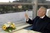 Il Presidente Ciampi durante la gita in battello sul Lago Maggiore.