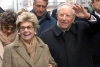 Il Presidente Ciampi con la moglie Franca all'arrivo in Piazza della Vittoria.