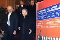 Il Presidente Ciampi con il Presidente dell'Associazione Nazionale Magistrati, Ciro Riviezzo, al termine dell'apertura del XXVIII Congresso