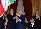 Il Presidente Ciampi con Giovanni Petrucci, Presidente del CONI, Luca Pancalli, Presidente della Federazione Italiana Sport Disabili e Comitato Paralimpico e il Segretario Generale del Quirinale, Gaetano Gifuni, nel corso dell'incontro con gli Atleti vincitori ai Giochi Olimpici e Paralimpici Invernali.