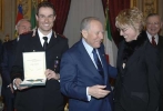 Il Presidente Ciampi si intrattiene con Manuela Di Centa ed il fratello Giorgio, Medaglia d'Oro nello sci di fondo, insignito con l'onorificenza di Commendatore dell'OMRI.