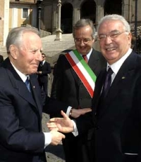 Il Presidente Ciampi accolto in Campidoglio dal Presidente della Corte Costituzionale Annibale Marini e dal Sindaco di Roma Walter Veltroni,in occasione della cerimonia del 50&#176; anniversario di attivit&#224; della Corte Costituzionale