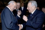 Il Presidente Ciampi con il neo Presidente della Camera, Fausto Bertinotti all'arrivo al Quirinale. Al centro della foto, il Segretario Generale del Quirinale, Gaetano Gifuni