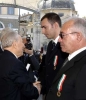 Il Presidente Ciampi con il Vice Sovrintendente Salvatore Mazzotta ed il padre dell'assistente Antonio Dinielli, Nicola, ai quali &#232; stata conferita la Medaglia d'Oro al Valor Civile, in occasione della Festa della Polizia