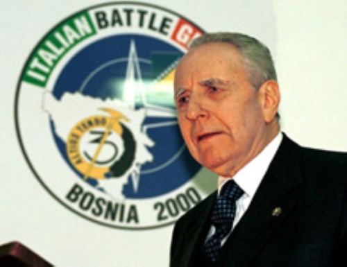 Visita al contingente italiano dello SFOR -  Sarajevo, 6 aprile 2000