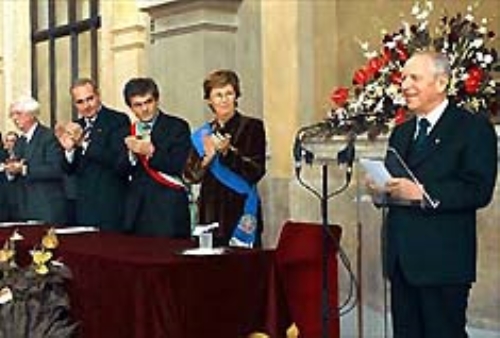 Visita alla Regione Piemonte. Interventi a: Dogliani, Torino e Novara. 19 - 21 novembre 2001