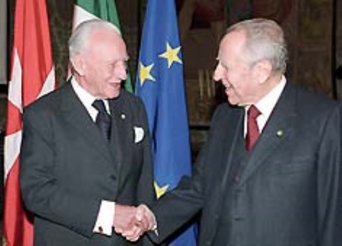 Visita Ufficiale di Sua Altezza Eminentissima il Principe e Gran Maestro del Sovrano Militare Ordine di Malta Fr&#224; Andrew Bertie al Signor Presidente della Repubblica - Palazzo del Quirinale, 11 dicembre 2002