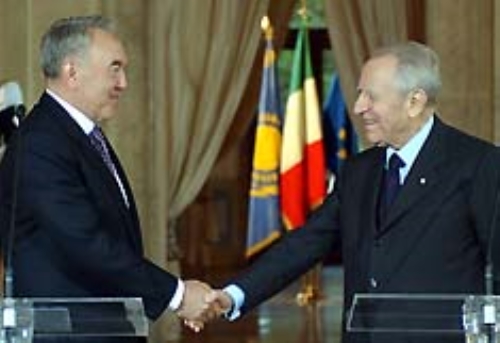 Visita ufficiale del Presidente della Repubblica del Kazakhstan, Nursultan Nazarbayev. Palazzo del Quirinale, 4 febbraio 2003