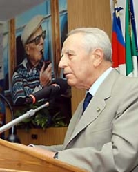 Scoprimento della targa a ricordo di Sandro Pertini nel venticinquesimo anniversario dal soggiorno nella Valle di Val Gardena - 19 luglio 2003