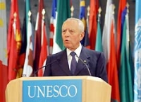 Visita del Presidente della Repubblica Carlo Azeglio Ciampi a Parigi per la 32^ Sessione della Conferenza Generale dell'Unesco - Parigi 29 settembre - 30 settembre 2003