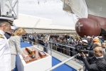 Laura Mattarella, Madrina della cerimonia di varo della nave "Trieste" della Marina Militare, effettua il taglio del nastro