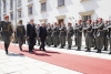 Il Presidente Sergio Mattarella con il Presidente Federale della Repubblica d'Austria Alexander Van der Bellen,durante gli onori militari,in occasione della visita di Stato nella Repubblica d'Austria