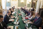 Il Presidente Sergio Mattarella con il Presidente Federale della Repubblica d'Austria Alexander Van der Bellen, durante i colloqui con le rispettive delegazioni,in occasione della visita di Stato nella Repubblica d'Austria