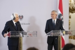 Il Presidente Sergio Mattarella con il Presidente Federale della Repubblica d'Austria Alexander Van der Bellen,durante le dichiarazioni alla stampa,in occasione della visita di Stato nella Repubblica d'Austria