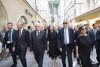Il Presidente Sergio Mattarella durante la passeggiata nel centro storivo di Salisburgo con il Presidente Federale della Repubblica d'Austria Alexander Van der Bellen,in occasione della visita di Stato nella Repubblica d'Austria