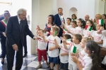 Il Presidente Sergio Mattarella con Maria Olimpia Morgante, Sindaco di Scurcola Marsicana, in occasione del 750° anniversario della Battaglia di Tagliacozzo tra Corradino di Svevia e Carlo I D’Angiò
