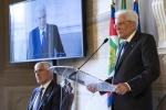 Il Presidente Sergio Mattarella con Pierferdinando Casini in occasione del convegno “Economia e società nel pensiero di Emilio Rubbi” promosso dalla Fondazione Cassa di Risparmio in Bologna. 
