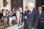 Il Presidente Sergio Mattarella al termine del convegno “Economia e società nel pensiero di Emilio Rubbi” promosso dalla Fondazione Cassa di Risparmio in Bologna. 
